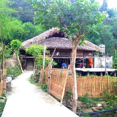 Thon Tha Tay Stilt House Daire Ha Giang Dış mekan fotoğraf