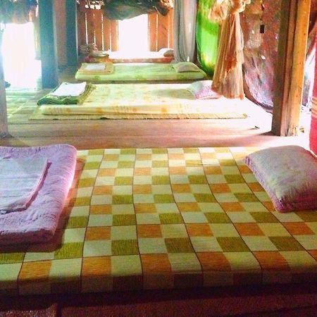 Thon Tha Tay Stilt House Daire Ha Giang Dış mekan fotoğraf